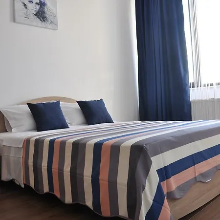 Apartment Sunshine Mamaia